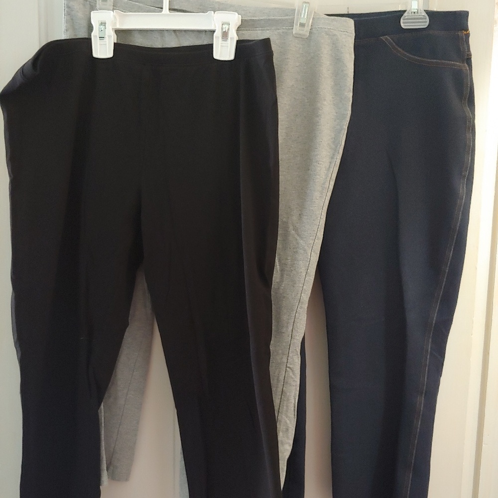 3 pairs of Capri leggings